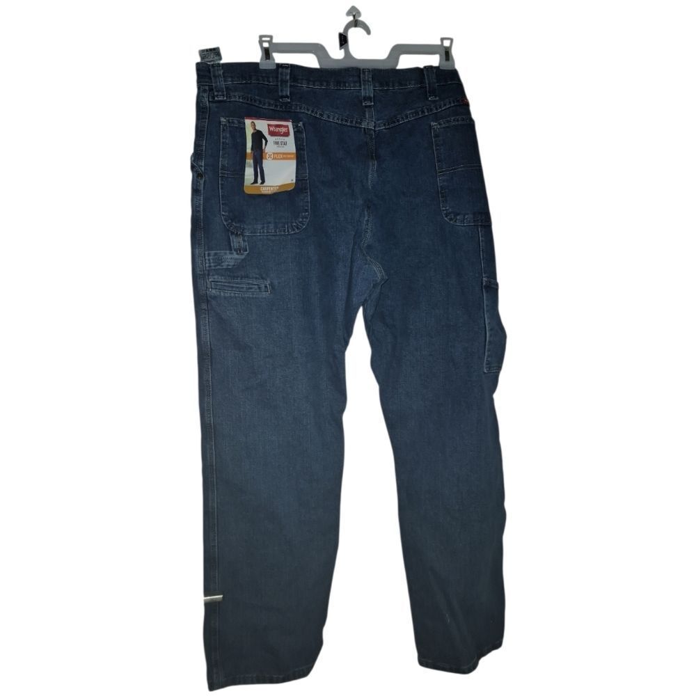 NWT Wrangler Five Star Flex  Carpenter Relaxed Seat & Thigh Jeans Size 44x32